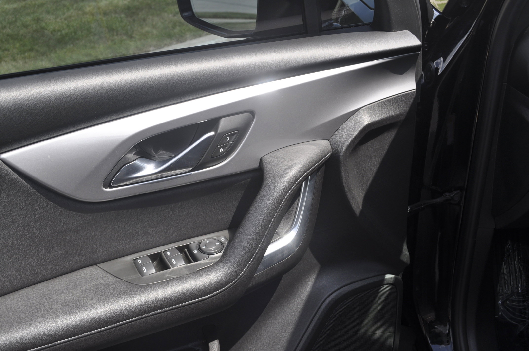Used 2021 Chevrolet Blazer LT w/ Sound & Technology Package FWD image 16