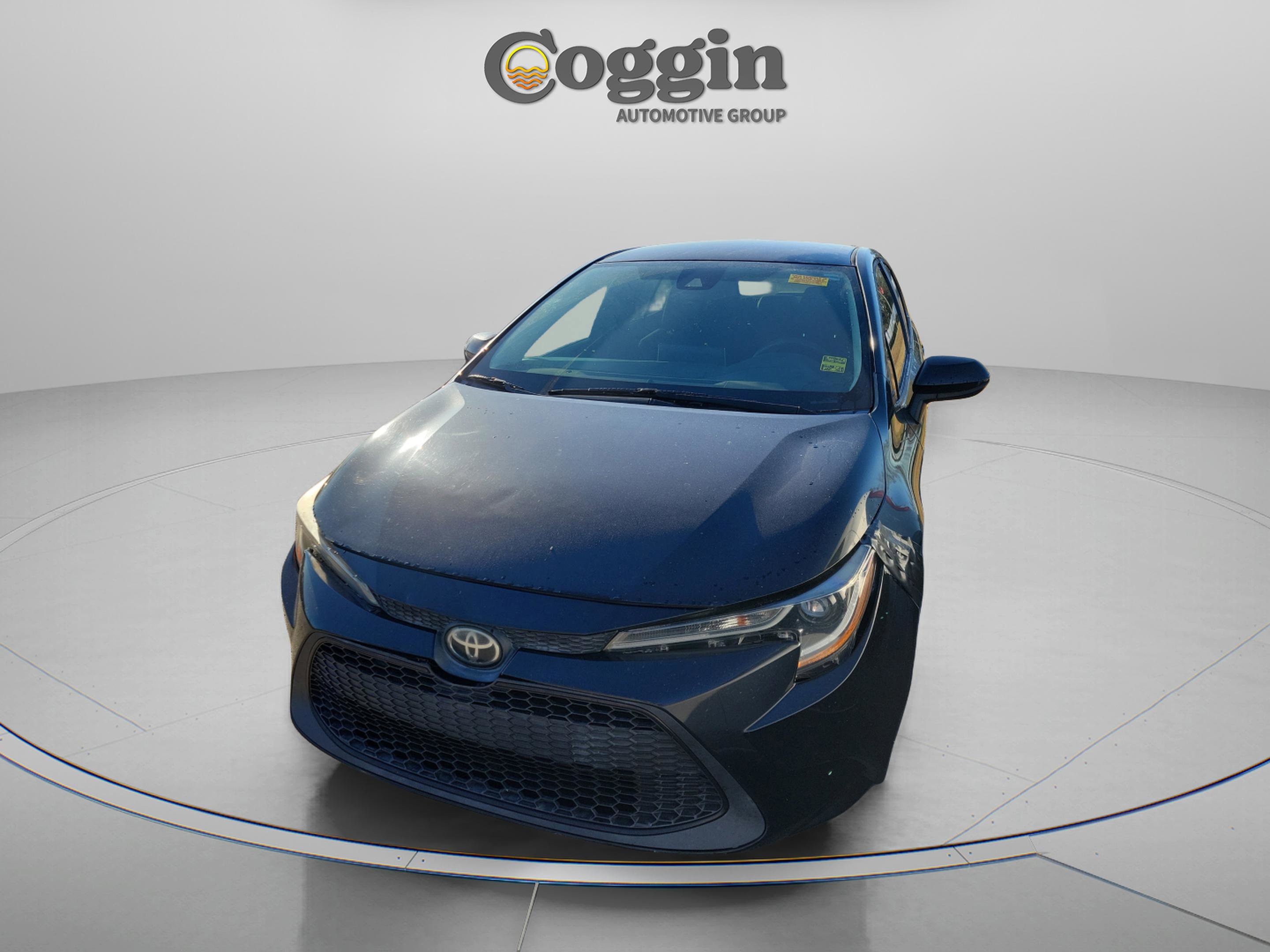 Used 2020 Toyota Corolla LE image 2