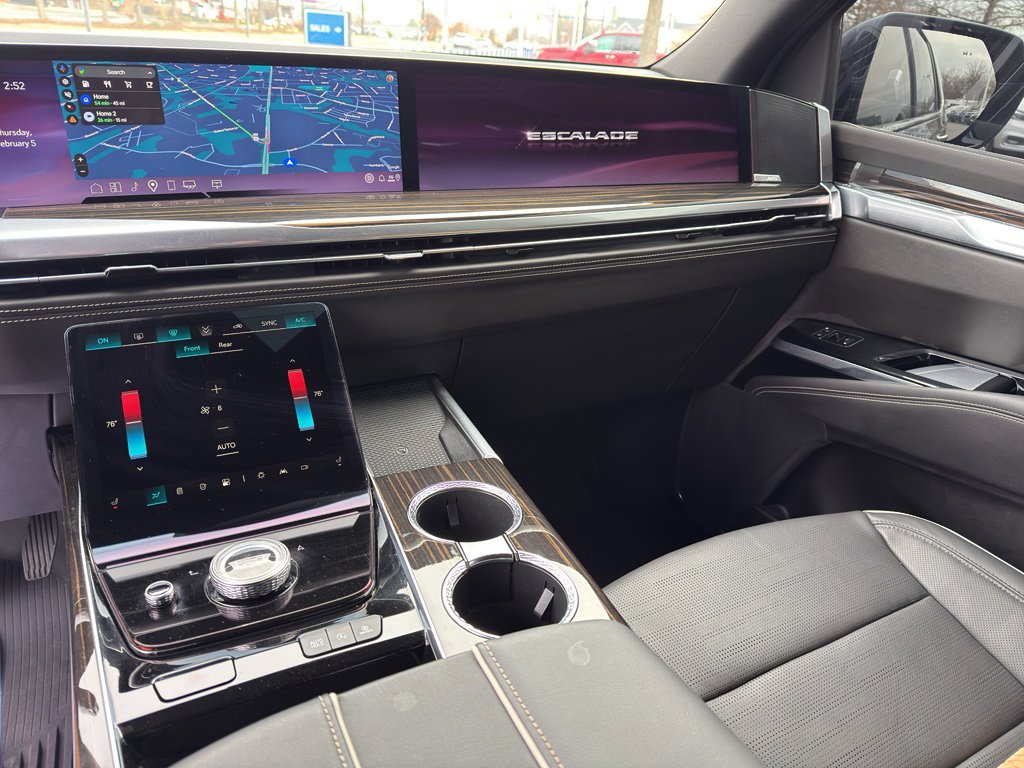 Used 2025 Cadillac Escalade Premium Luxury image 27