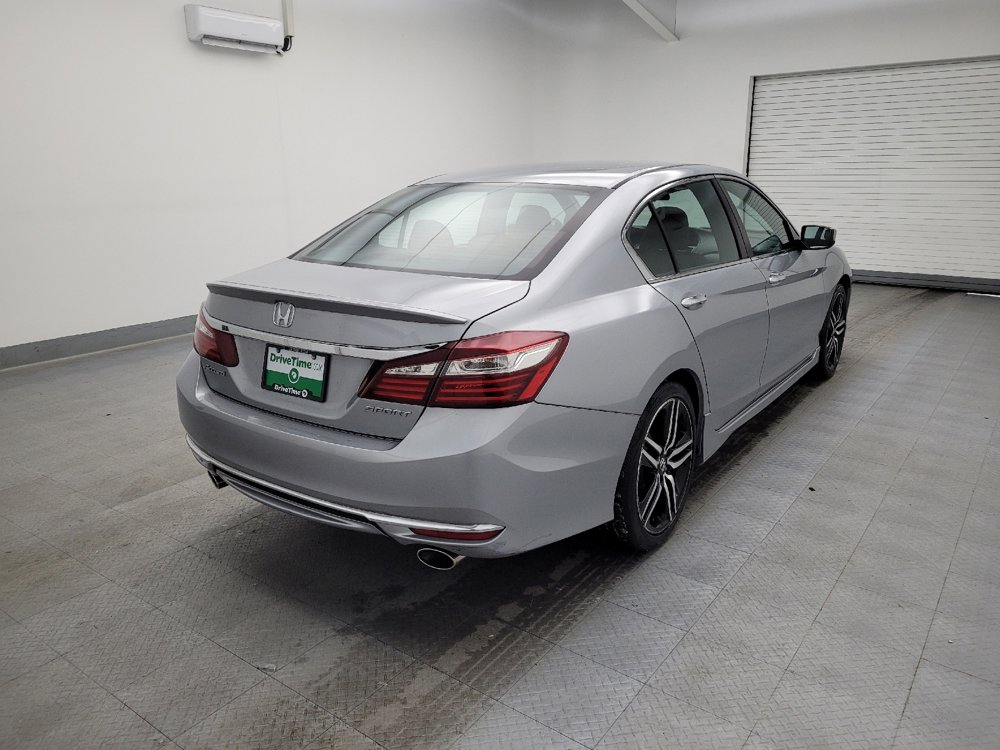 Used 2017 Honda Accord Sport image 9