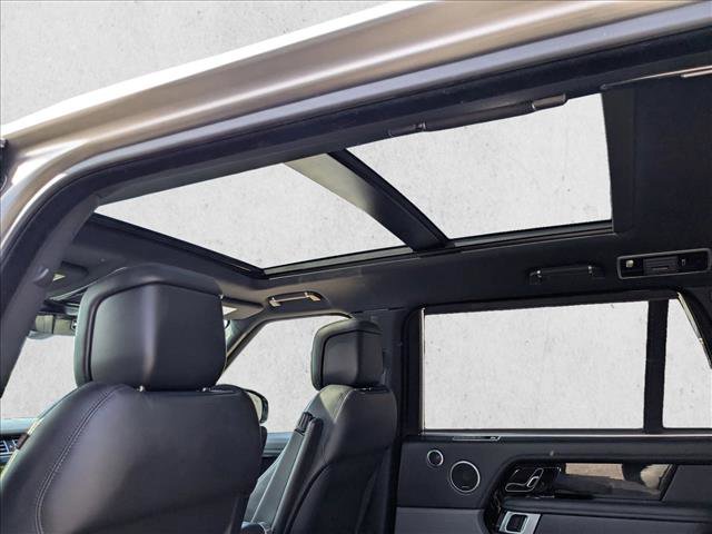 Used 2020 Land Rover Range Rover Long Wheelbase HSE image 21