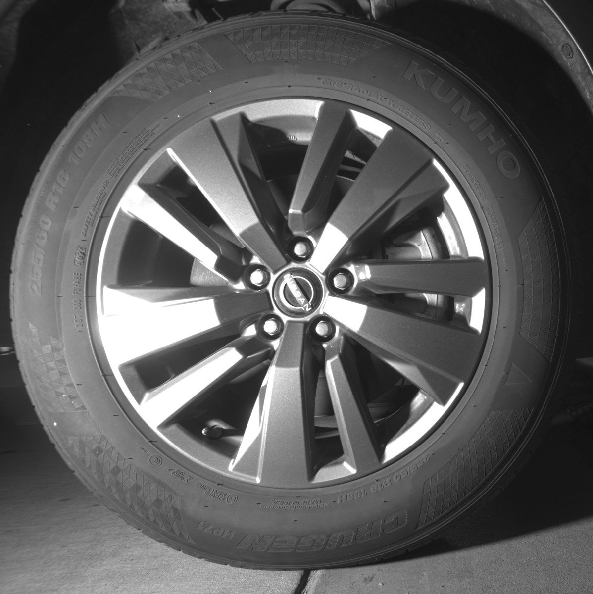 Used 2025 Nissan Pathfinder SV image 13