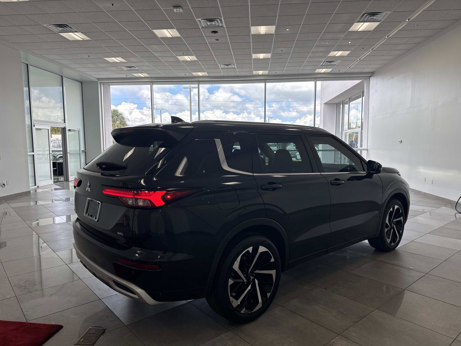 Used 2023 Mitsubishi Outlander SEL FWD image 5