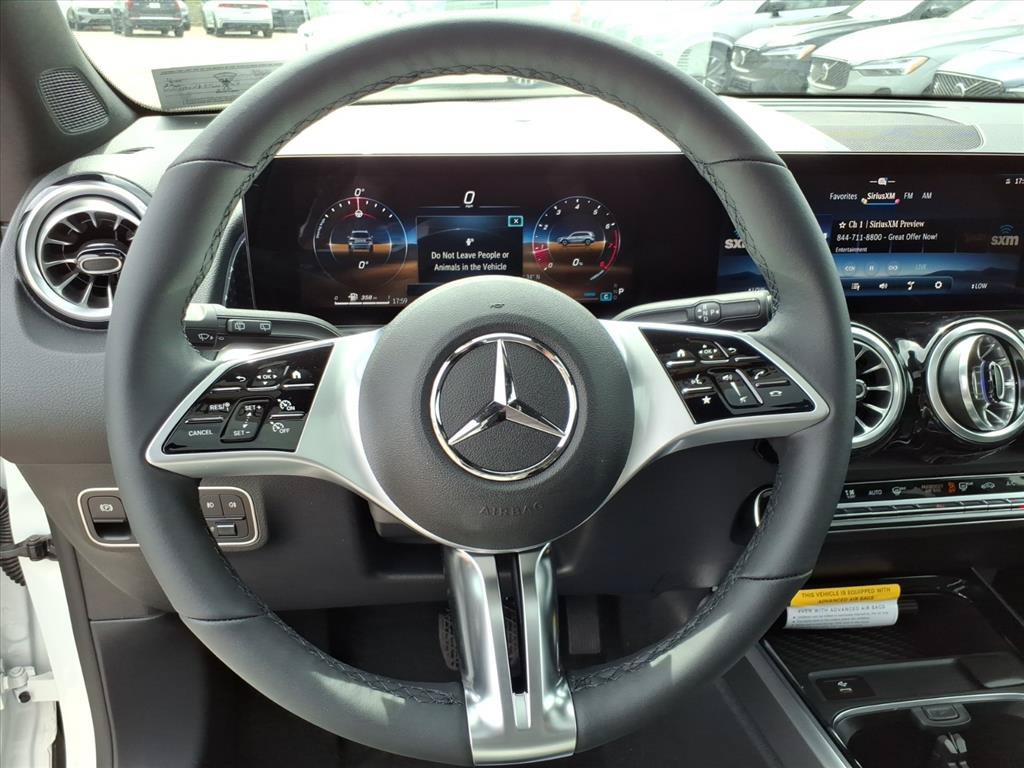 Used 2026 Mercedes-Benz GLB 250 4MATIC image 14