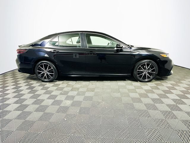 Used 2024 Toyota Camry SE w/ Cold Weather Package AWD/4WD image 9