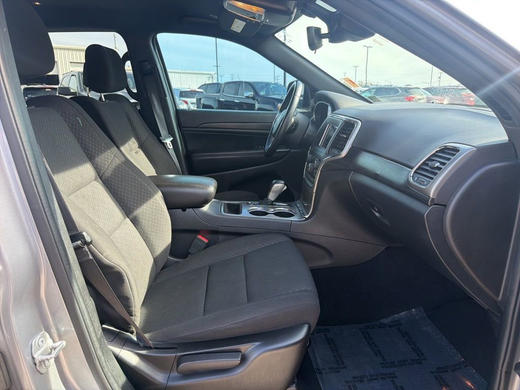 Used 2021 Jeep Grand Cherokee Laredo image 30