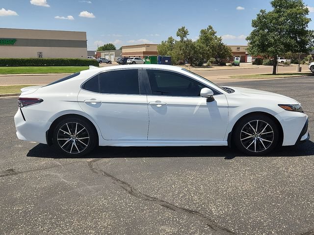 Used 2022 Toyota Camry SE FWD image 5
