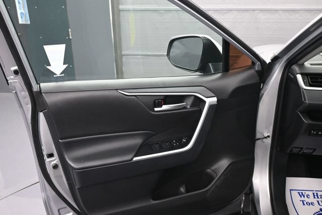Used 2025 Toyota RAV4 XLE FWD image 10