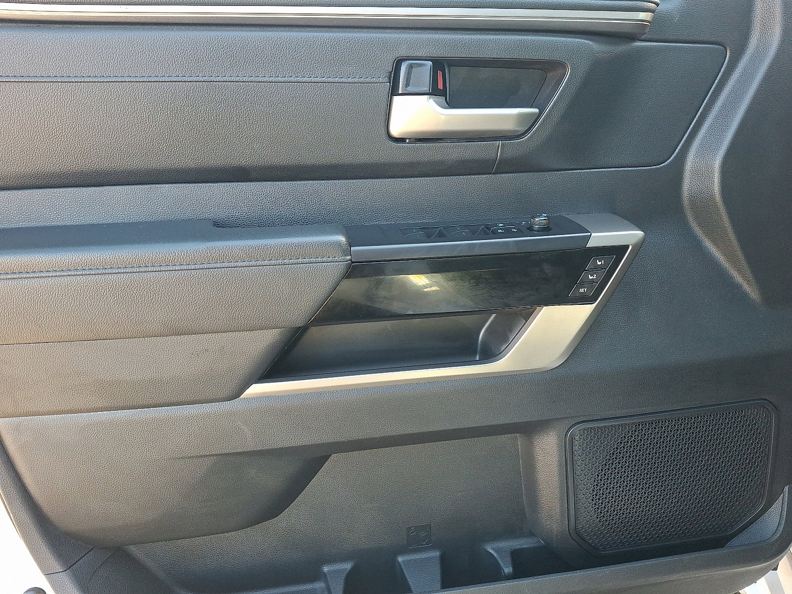 Used 2024 Toyota Tundra Limited image 13