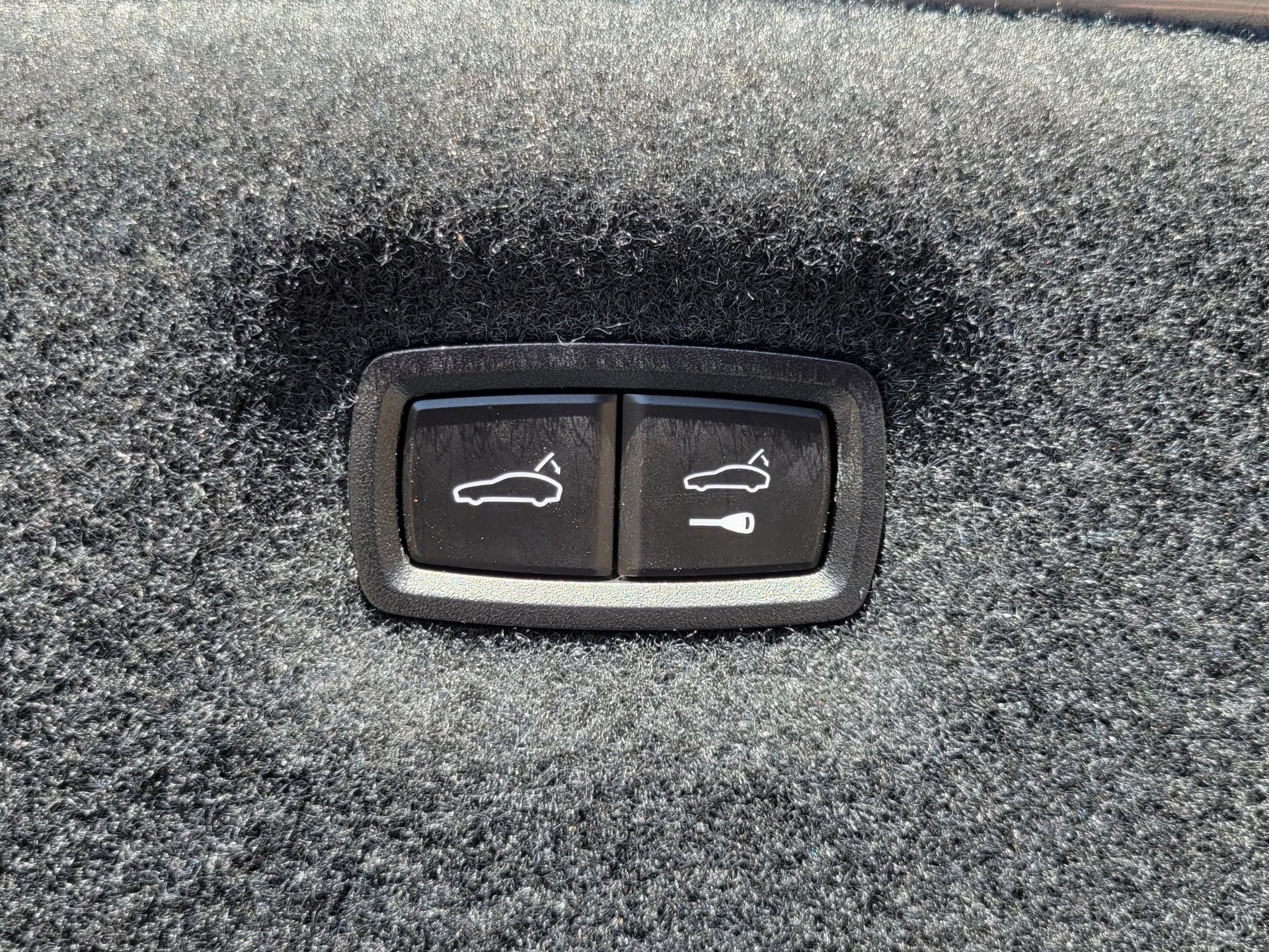 Certified 2021 Porsche Taycan RWD image 29