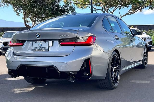 Used 2023 BMW 330i Sedan w/ M Sport Package RWD image 11