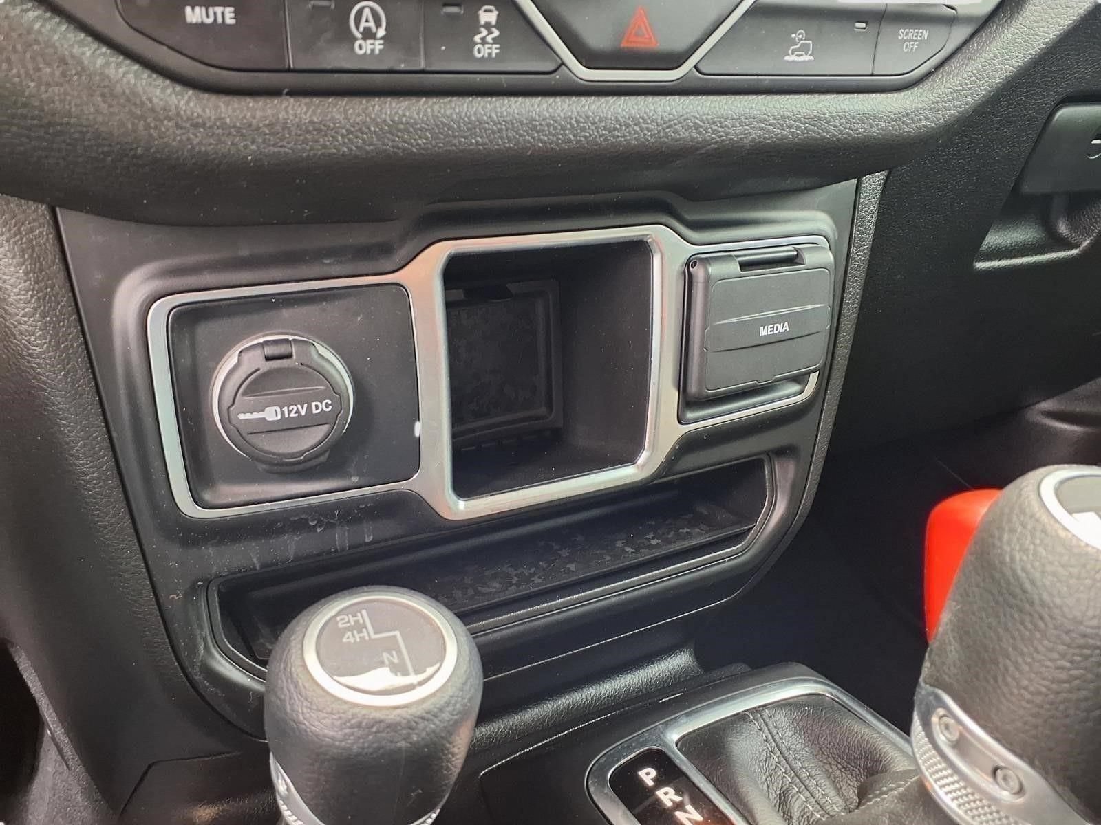 Used 2024 Jeep Gladiator Sport AWD/4WD image 17