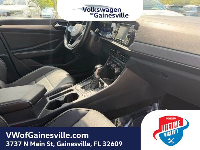 Certified 2024 Volkswagen Jetta SE FWD image 9