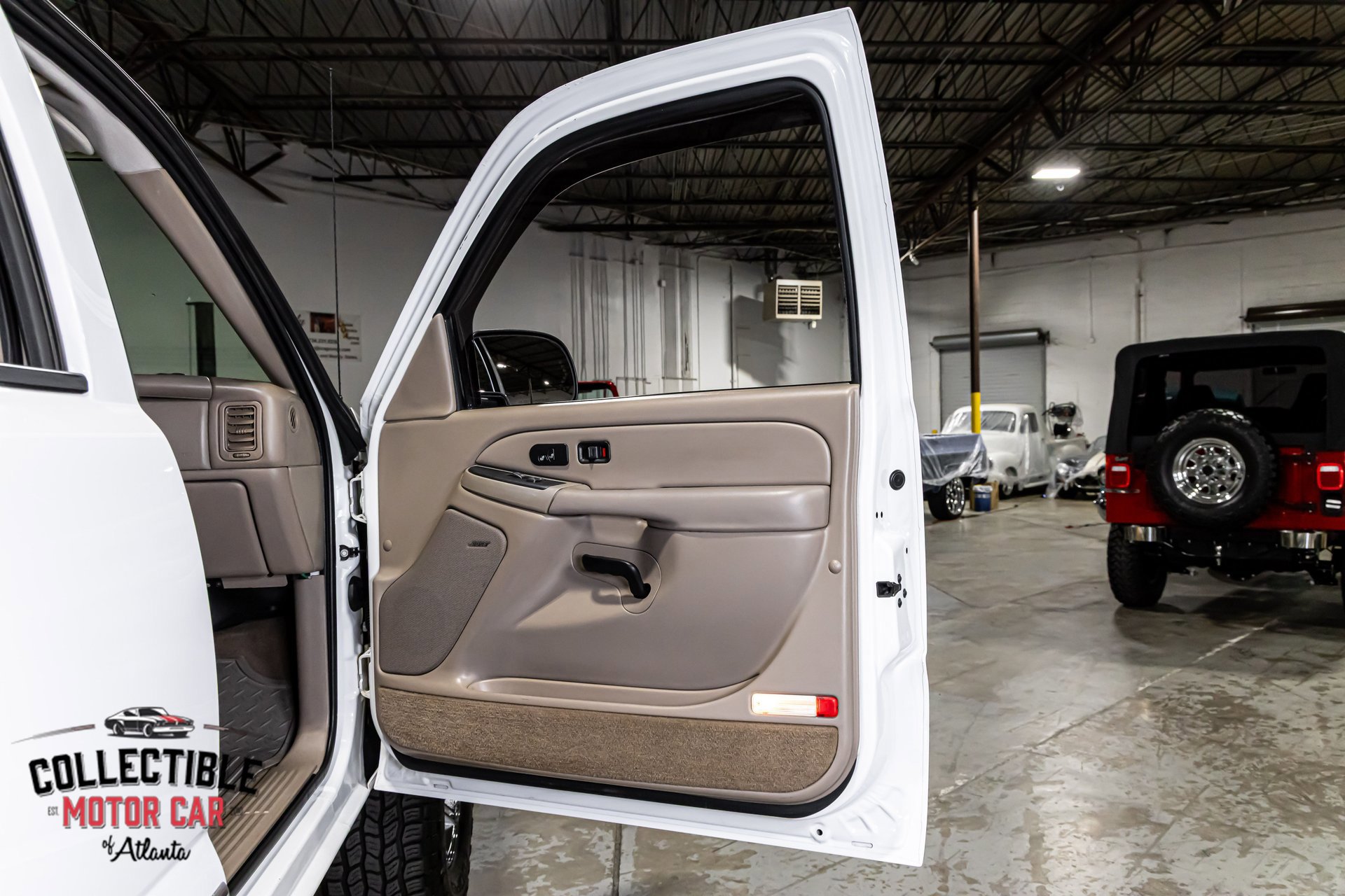 Used 2005 GMC Sierra 2500 SLT w/ Heavy-Duty Power Package AWD/4WD image 69