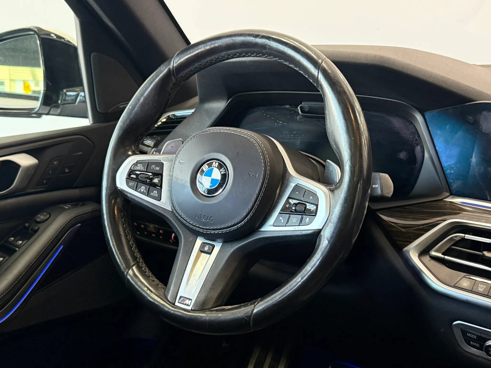Used 2019 BMW X5 xDrive50i w/ M Sport Package AWD/4WD image 11