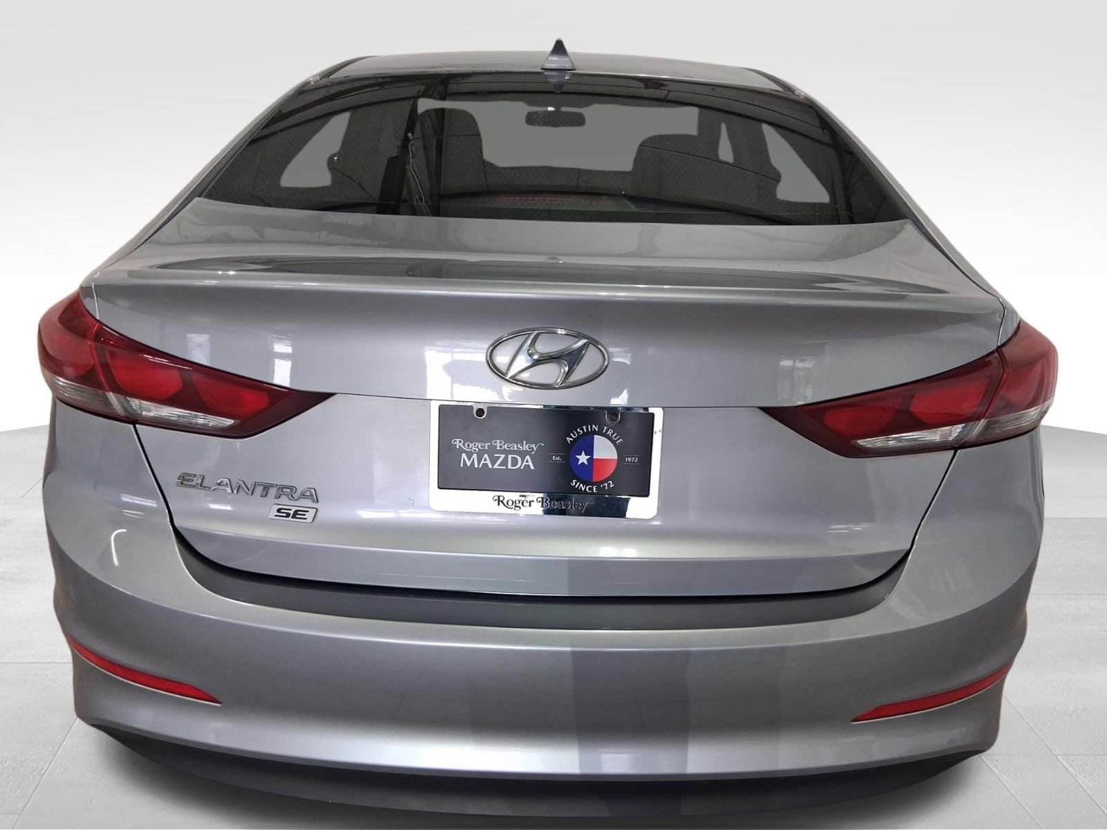 Used 2017 Hyundai Elantra SE image 6