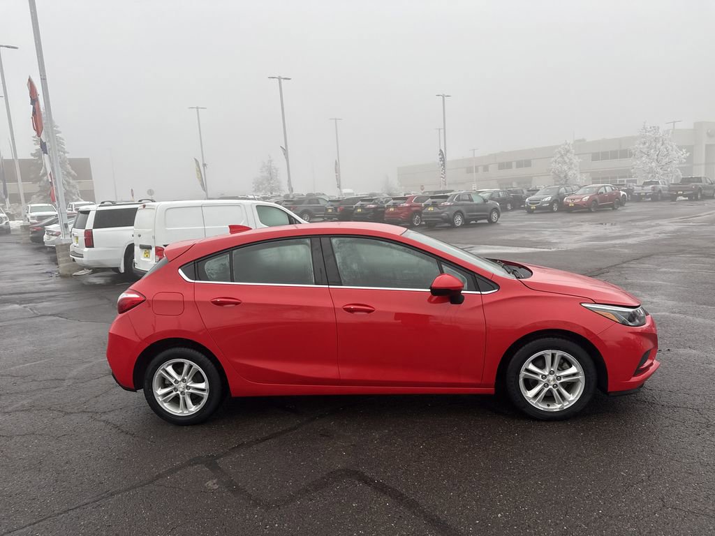 Used 2018 Chevrolet Cruze LT w/ Convenience Package FWD image 5