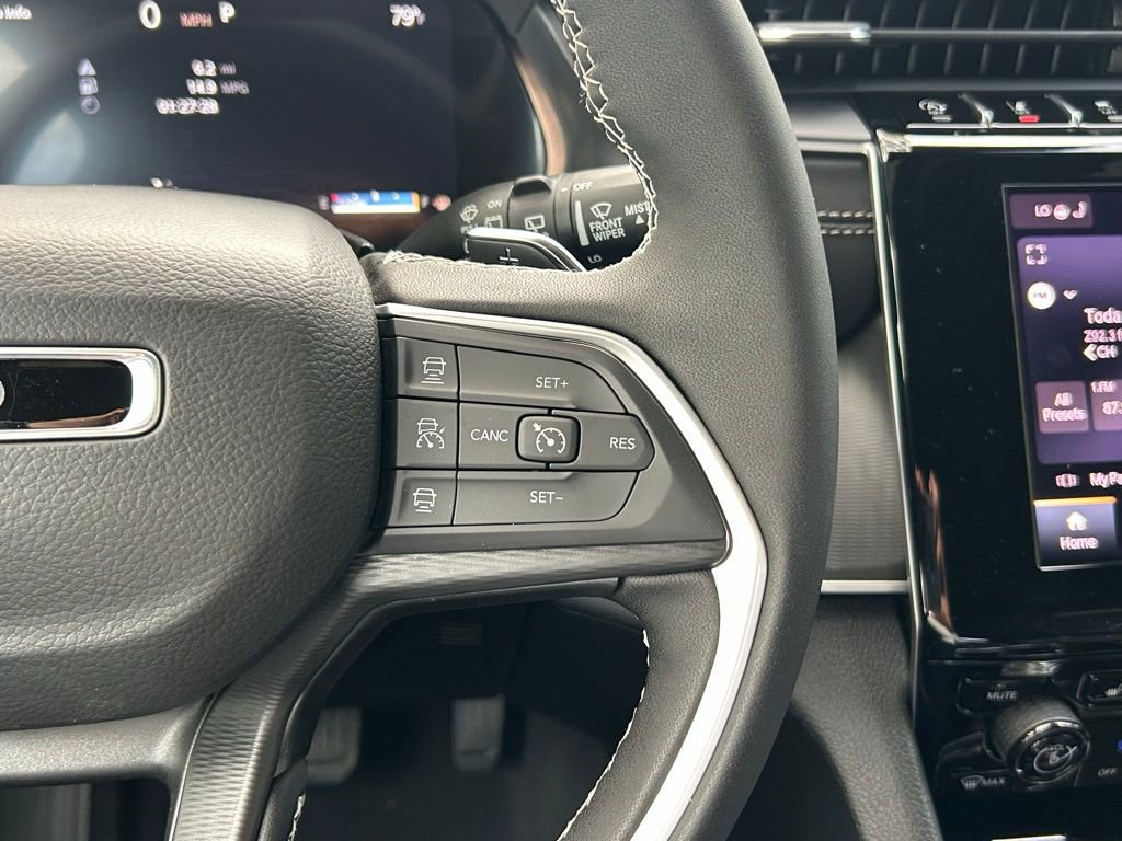 New 2025 Jeep Grand Cherokee Altitude image 44