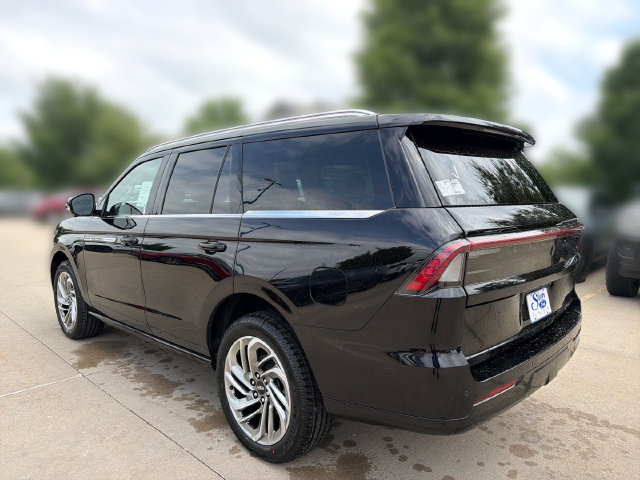 New 2026 Lincoln Navigator Reserve AWD/4WD image 9