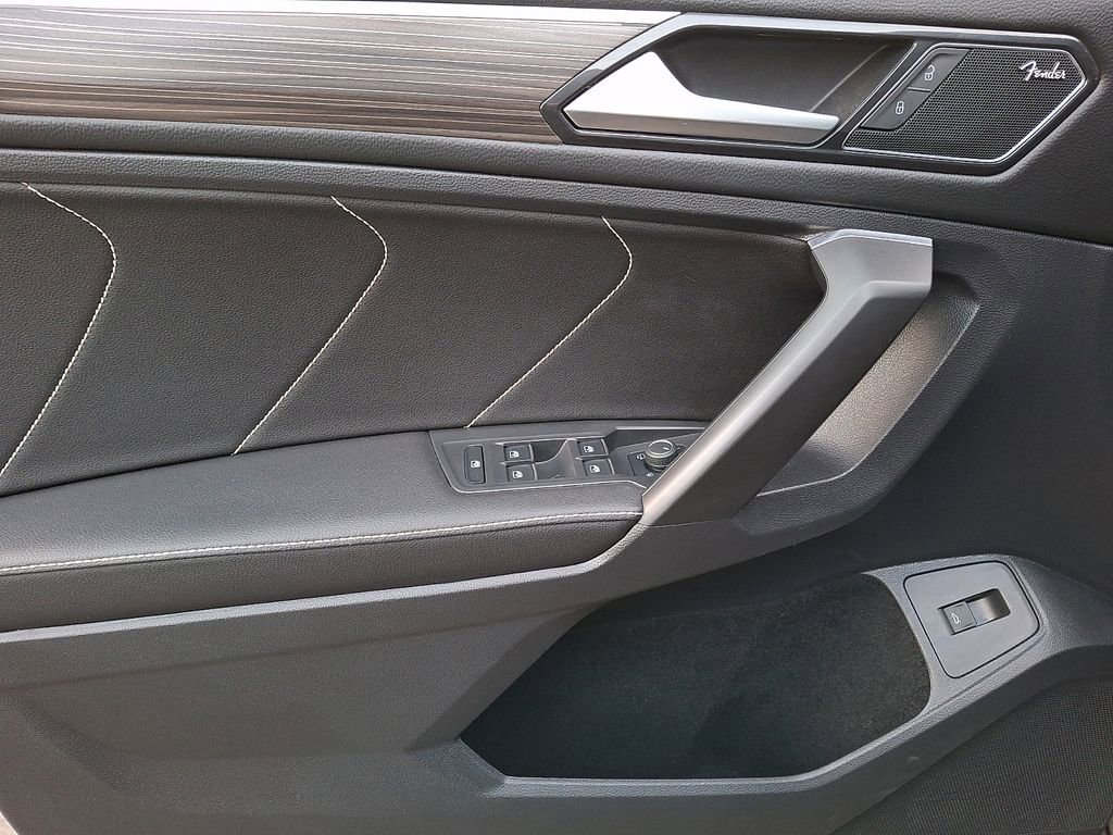 Used 2022 Volkswagen Tiguan SEL R-Line AWD/4WD image 8