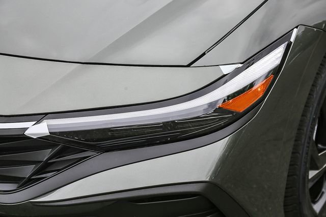 New 2026 Hyundai Elantra Sport FWD image 8