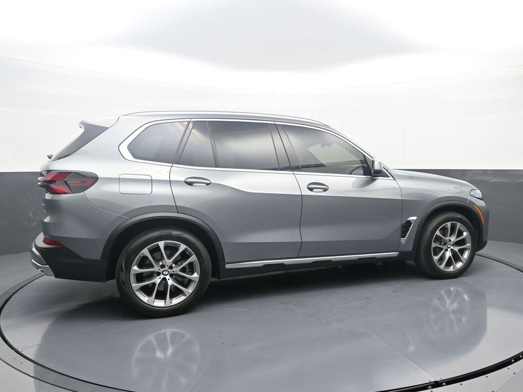 Used 2024 BMW X5 xDrive40i w/ Premium Package image 8