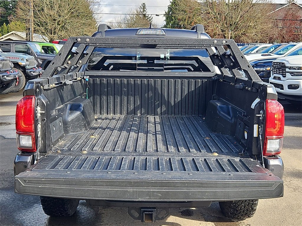 Used 2018 Toyota Tacoma TRD Sport w/ Technology Package image 10