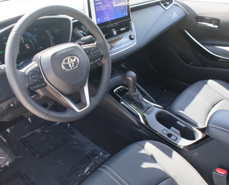 Used 2025 Toyota Corolla XLE FWD image 14