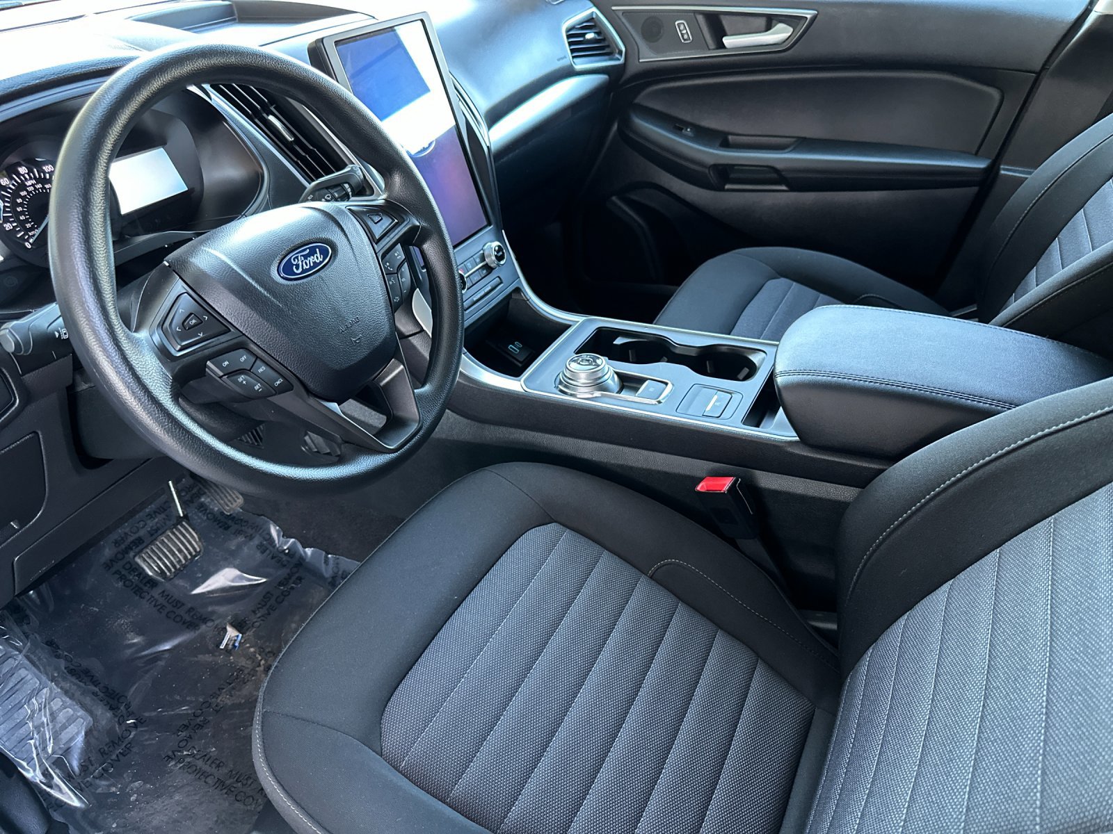 Certified 2024 Ford Edge SE w/ Black Appearance Package image 10