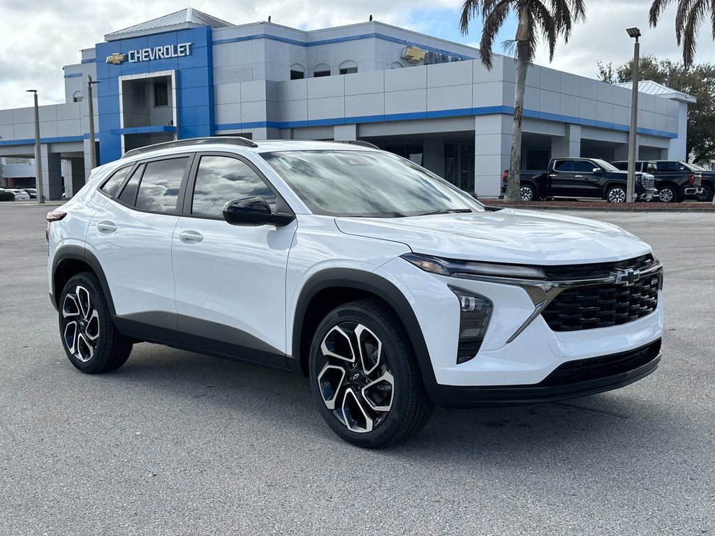 New 2026 Chevrolet Trax RS w/ Sunroof Package image 2