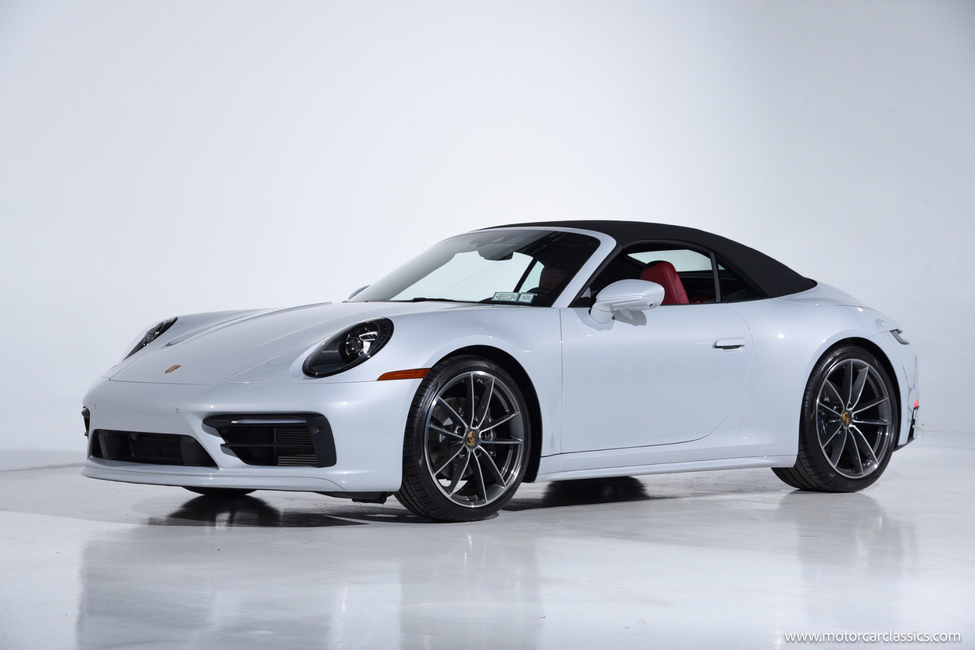 Used 2023 Porsche 911 Carrera image 4