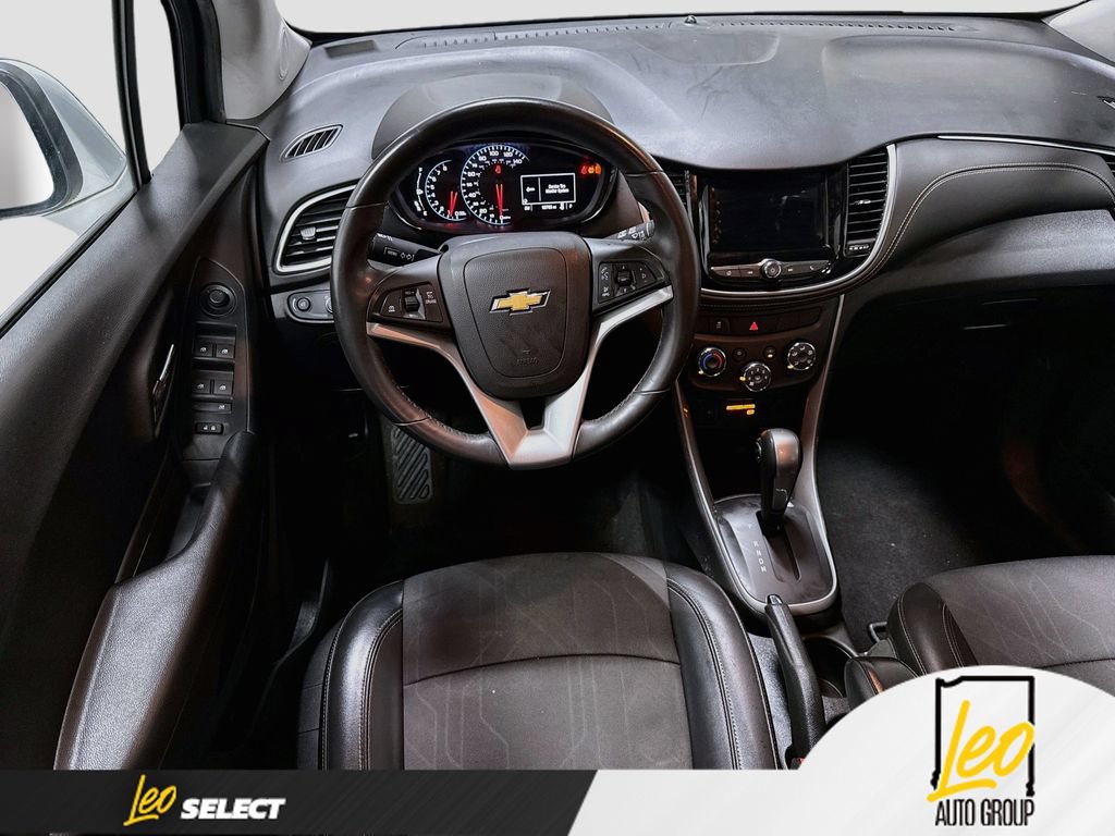 Used 2018 Chevrolet Trax LT w/ LT Convenience Package FWD image 21