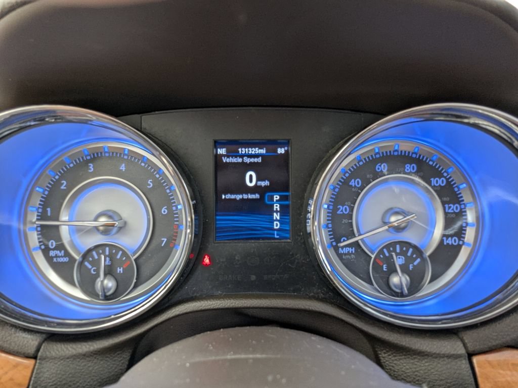 Used 2014 Chrysler 300 C RWD image 33