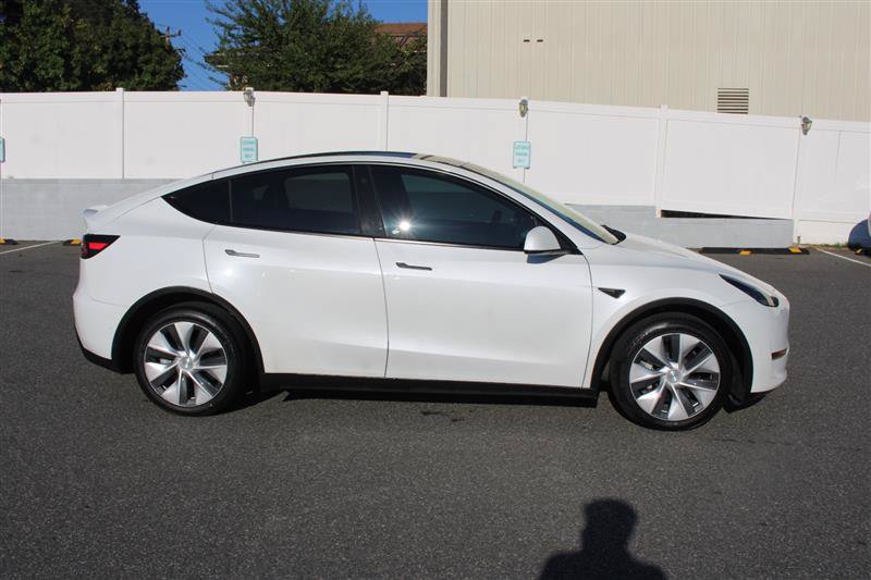Used 2022 Tesla Model Y Long Range AWD/4WD image 8