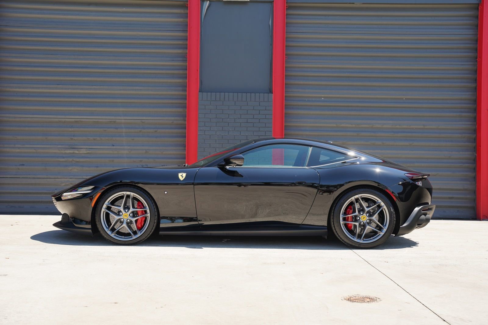 Used 2023 Ferrari Roma RWD image 9
