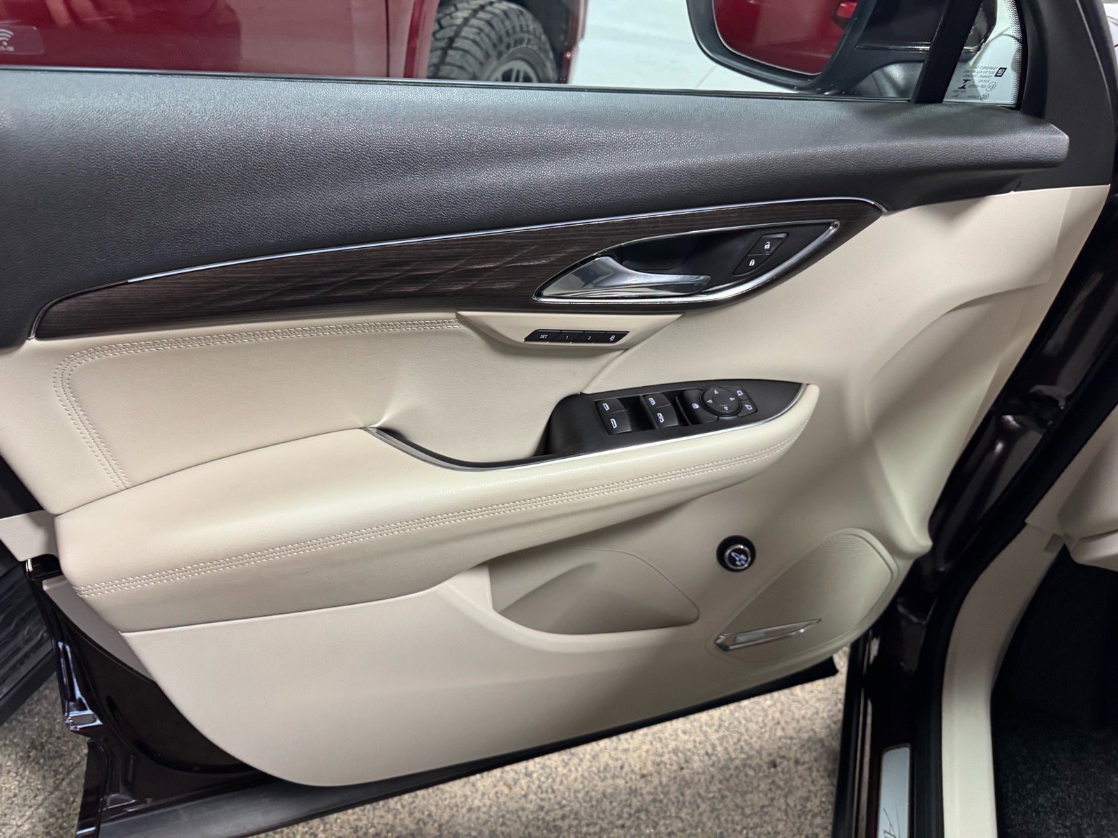 Certified 2023 Buick Envision Avenir image 16