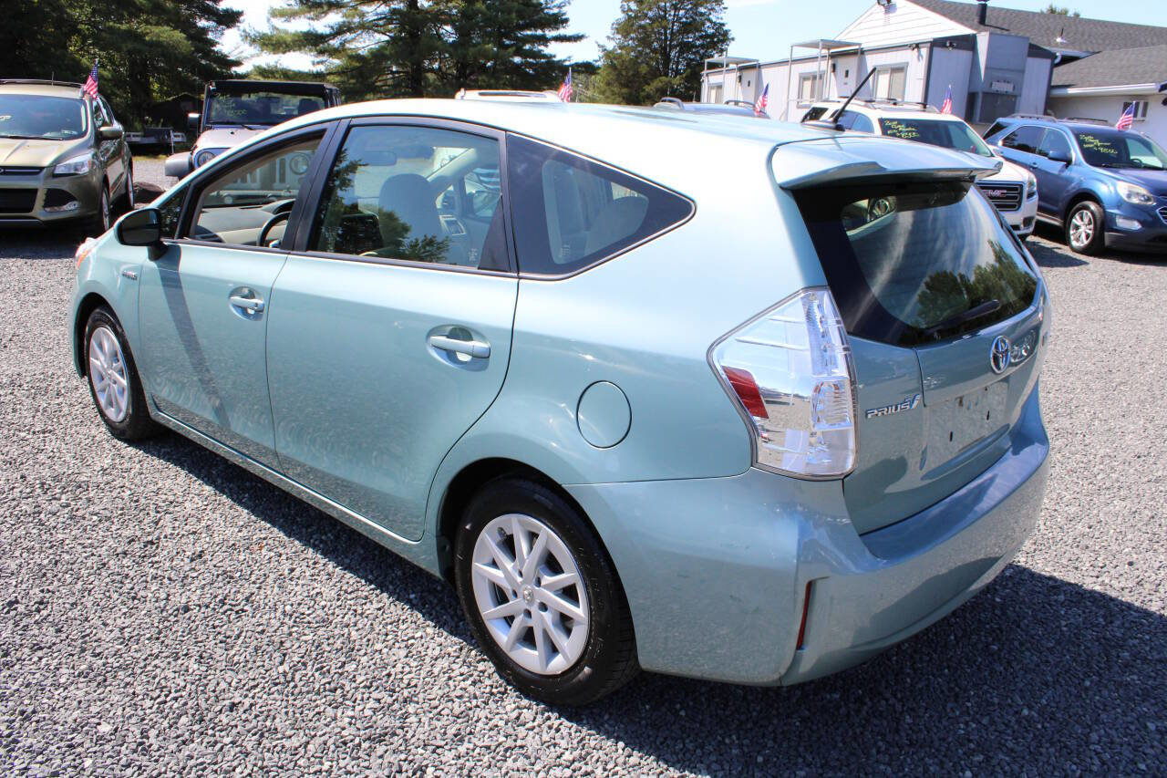 Used 2014 Toyota Prius V Three image 9