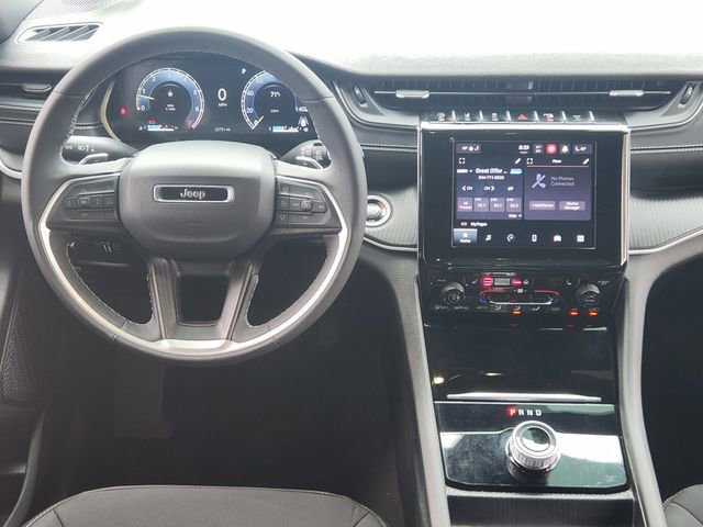 Certified 2025 Jeep Grand Cherokee Laredo w/ Luxury Tech Group I RWD image 25