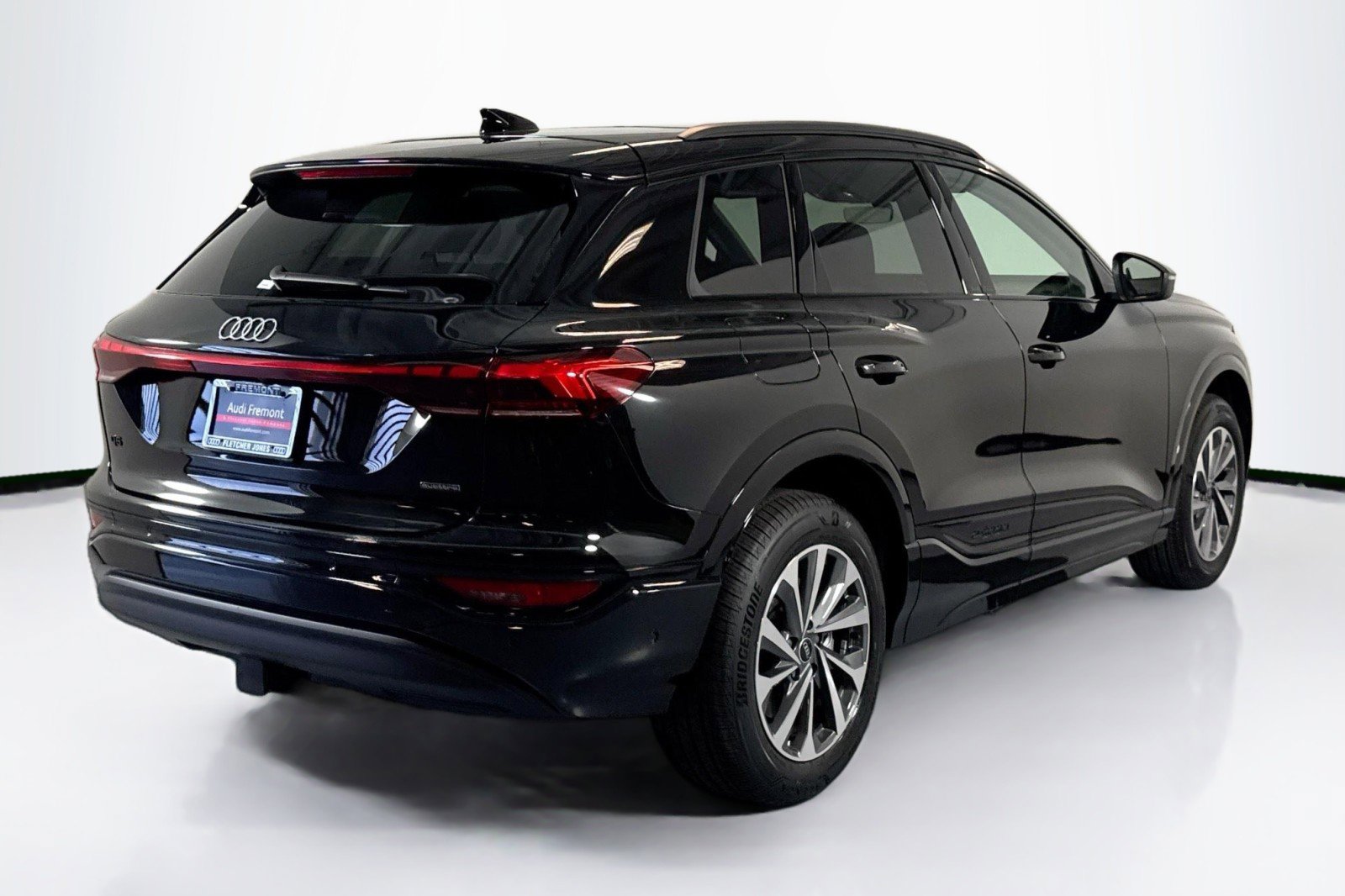 New 2025 Audi Q6 e-tron Premium image 5
