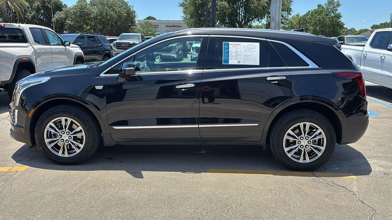 Certified 2023 Cadillac XT5 Premium Luxury FWD image 4