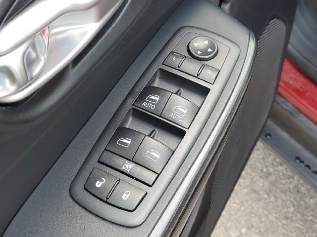 Used 2017 Jeep Cherokee Trailhawk AWD/4WD image 11
