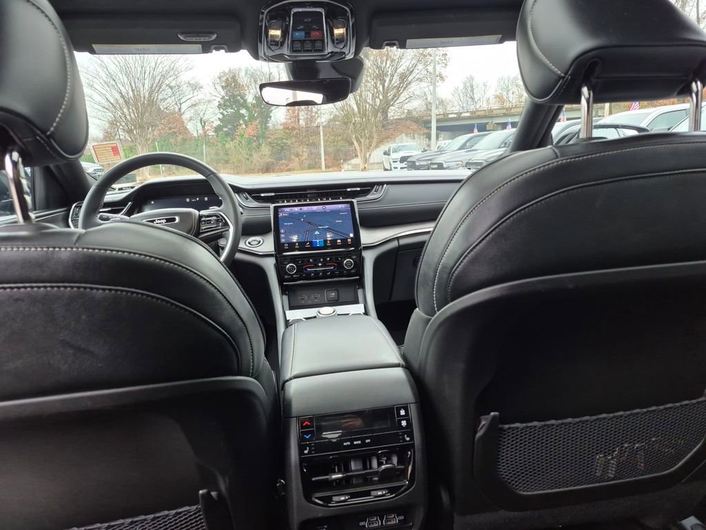 Used 2024 Jeep Grand Cherokee L Overland w/ Trailer Tow Package image 12