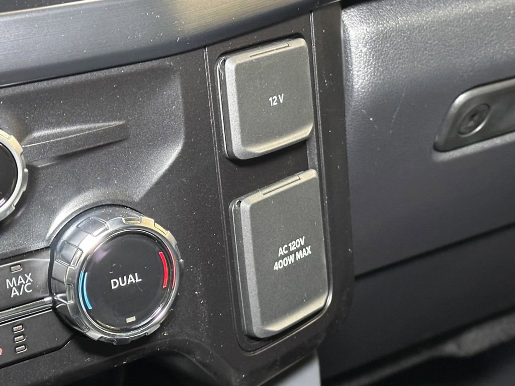 New 2026 Ford F350 Lariat w/ Black Appearance Package image 32