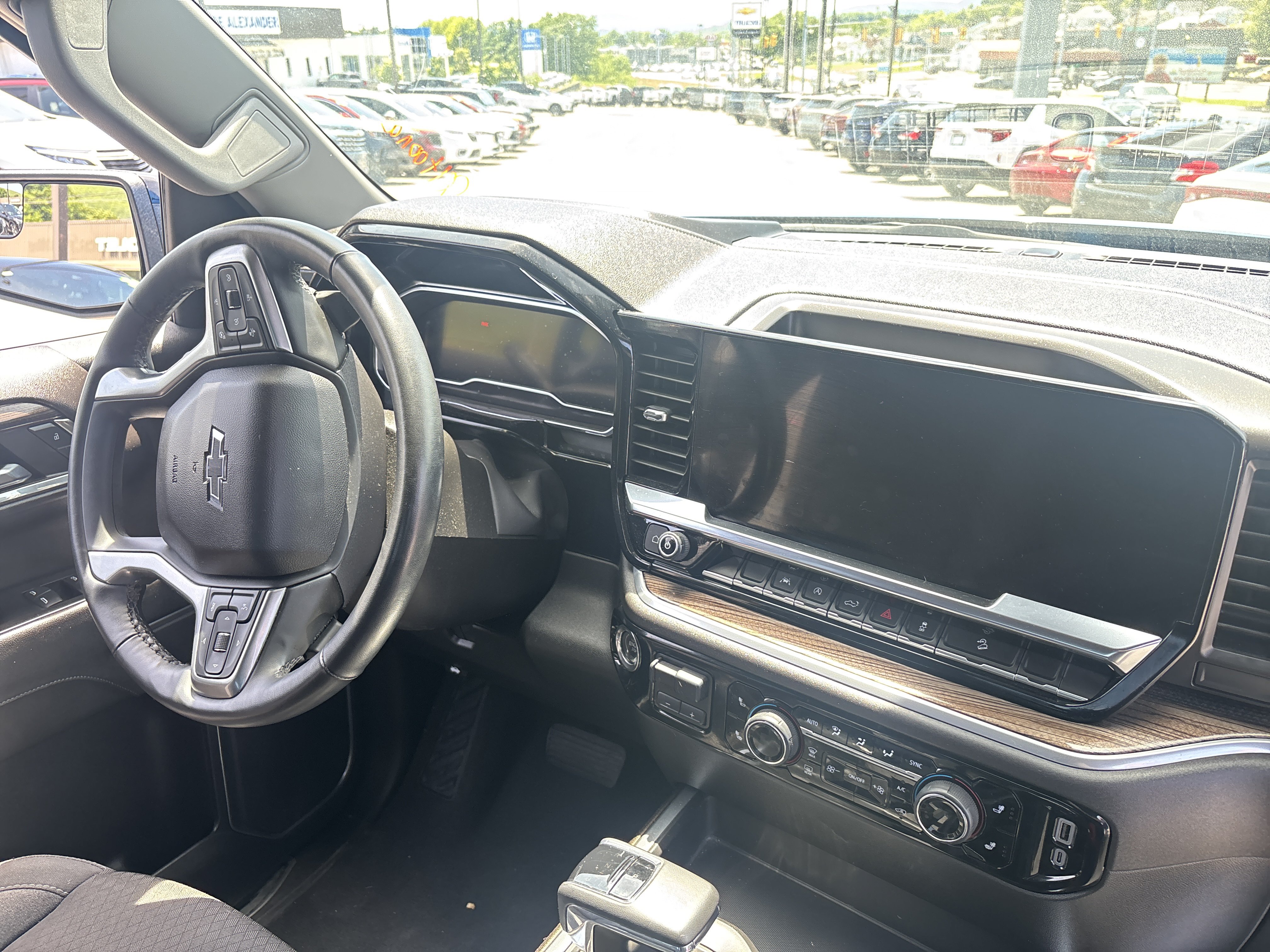 Used 2024 Chevrolet Silverado 1500 RST AWD/4WD image 14