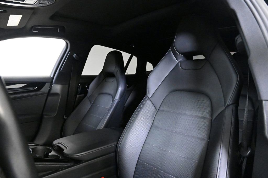 Certified 2025 Porsche Panamera 4 image 5