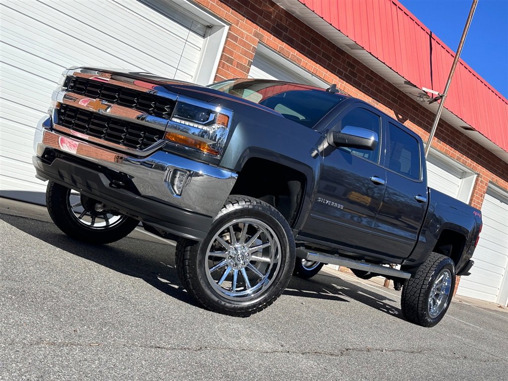 Used 2018 Chevrolet Silverado 1500 LT w/ All Star Edition image 3