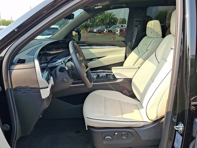 Certified 2026 Cadillac Escalade Sport w/ LPO, ONYX Package AWD/4WD image 10