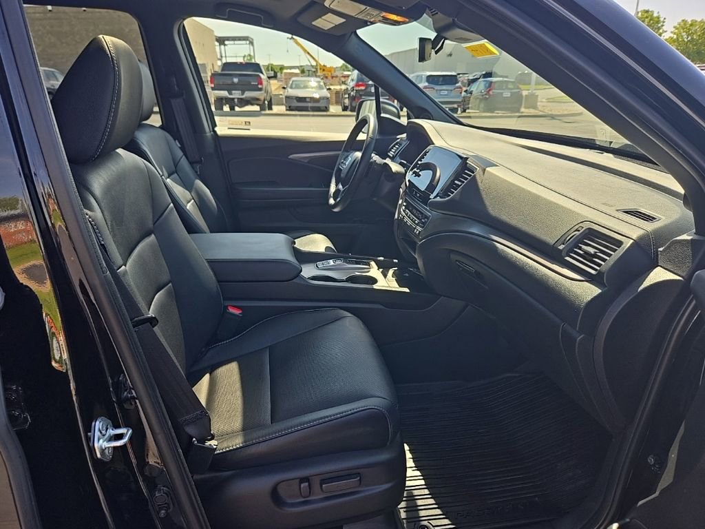 Certified 2024 Honda Passport EX-L image 33