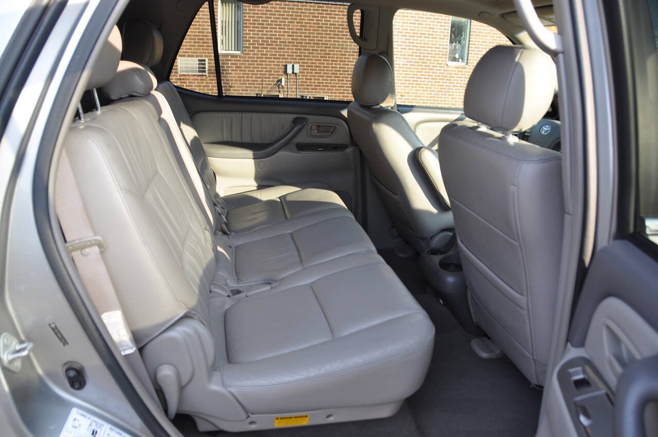 Used 2005 Toyota Sequoia Limited AWD/4WD image 33