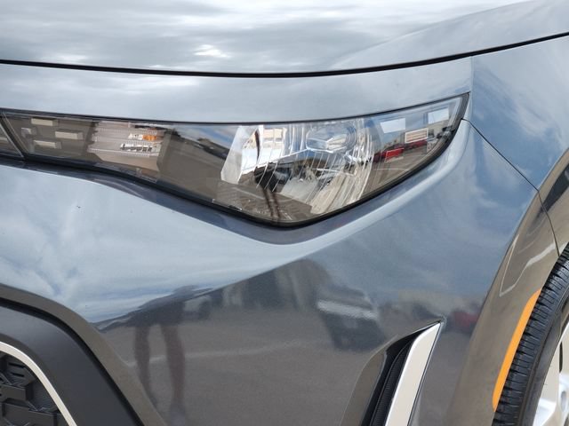 Used 2025 Kia Soul LX w/ LX Technology Package FWD image 16